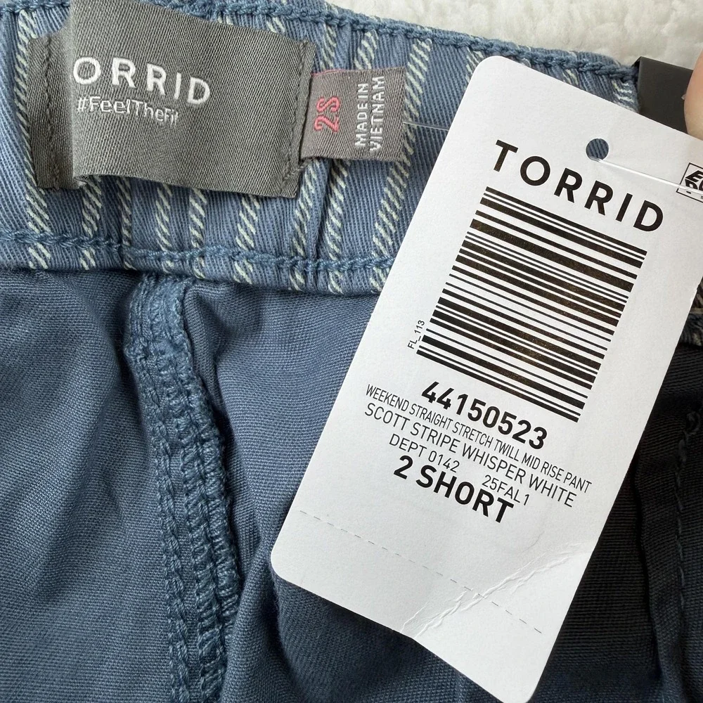 Torrid Pants Womens‎ 2 Short Blue Stripe Twill Straight Cuffed Stretch Casual